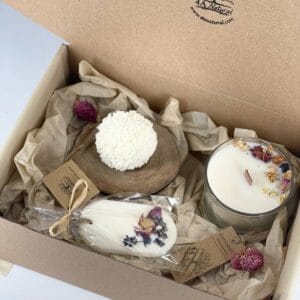 Кутия FLOWER BOX 4a Natural с подарък картичка и букетче сухи цветя